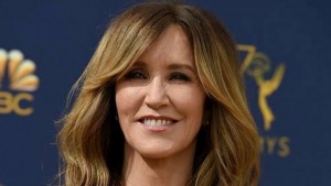 Felicity Huffman | biog.com