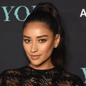 Shay Mitchell | biog.com