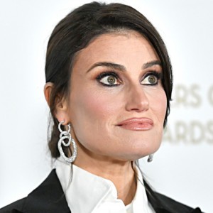 Idina Menzel | biog.com