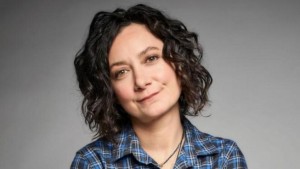 Sara Gilbert | biog.com