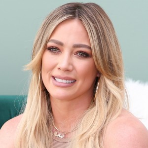 Hilary Duff | biog.com