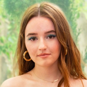 Kaitlyn Dever | biog.com