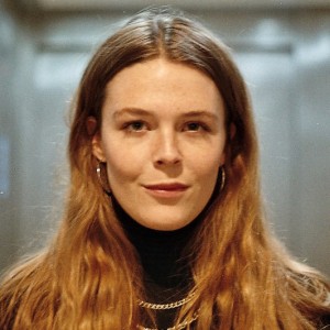 Maggie Rogers | biog.com